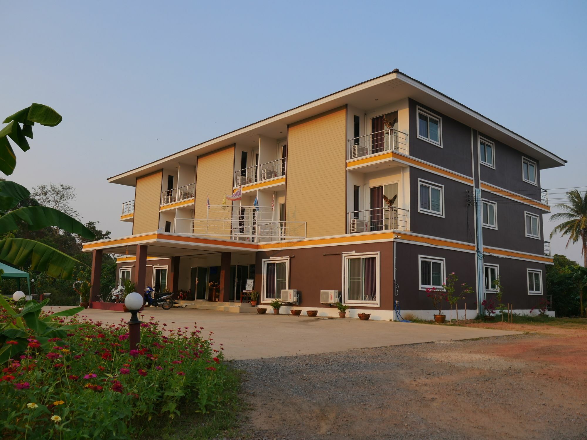 Jumpa Resort Hotel Фитсанулок Екстериор снимка